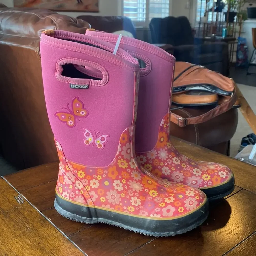 Bogs classic Daisy Love Me pink snow rain boot 30 spring girly  youth size 5